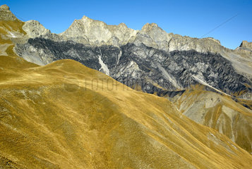Les Roubines negres  seen from the Fourches pass (2261m)  Haute Tinee Valley in autumn  Mercantour  Alpes  France