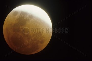 Lune à la sortie de l'éclipse