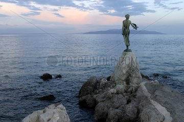 Statue -Symbol der Stadt Opatija Croatie