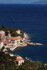 Port et maisons du village de Valun Ile de Cres Croatie