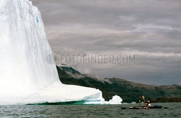 Iceberg Le chapeau de Napoléon 50 m de haut Groenland