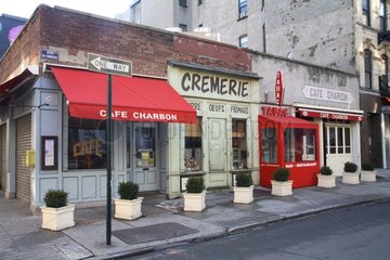 French stores in a quarter of New York