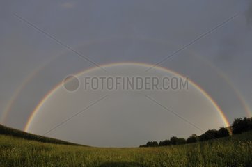 Doppelter Regenbogen auf dem Plateau Brognard in den Zächern