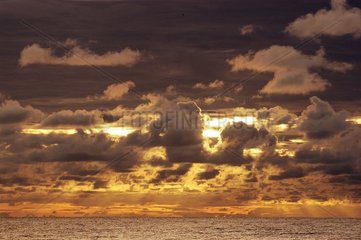 Ciel tropical sur l'Océan Pacifique Tuvalu