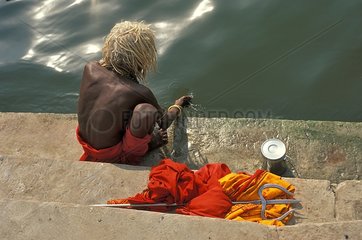 Worshiper of Shiva on the Ghats on the banks of the Ganges Vârânaçî