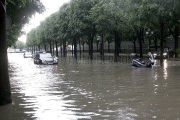 Außergewöhnlicher Sturm in Paris  der Überschwemmungen verursacht