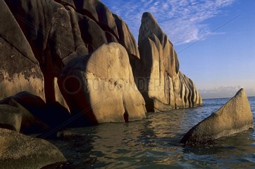 Ile de la Digue  roches à Anse d'Argent.
