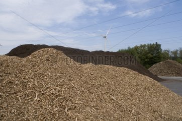 Screened compost and crushed pallets Bollène France