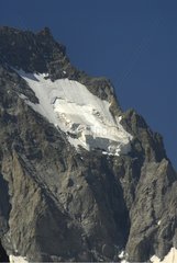 Suspendiertes Gletscher in den Sommer -Ecrins -Nationalparkalpen