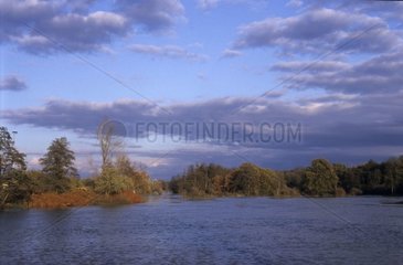 Fluss in Flut Montbéliard Frankreich