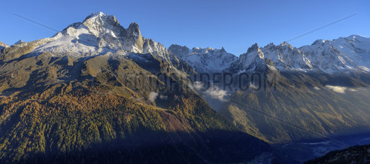 Les Aiguilles de Chamonix in autumn from Les Cheserys  in the Aiguilles Rouges mountain range  Haute Savoie  Mont Blanc Massif  Alps  France