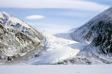 Nuage lenticulaire sur glacier Groenland