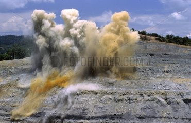 Explosion pour extraction dans une mine de cuivre Sumatra
