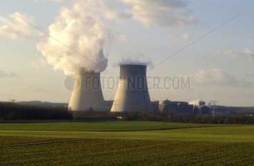 Centrale nucléaire et champs Nogent / Seine France