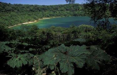 Lagune Botos et forêt tropicale PN Poas Costa Rica