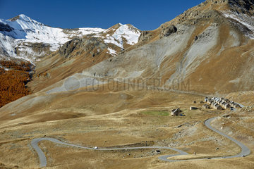 The Bonette summit (2860m) and the camp of the Fourches  Road of the Bonette pass   Valley of the High Tinee in autumn  Mercantour  Alps  France