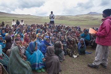 Medical consultation in the Simien Mountains in Ethiopia by the Simien Mountail Medical Mobile Services Association.
