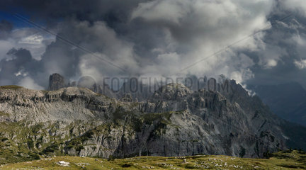 Tre Cime di Lavaredo  Naturpark Drei Zinnen  Dolomites  Italy