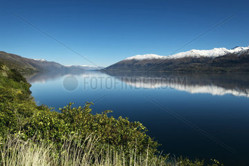 Wanaka lake  Otago  South Island  New Zealand