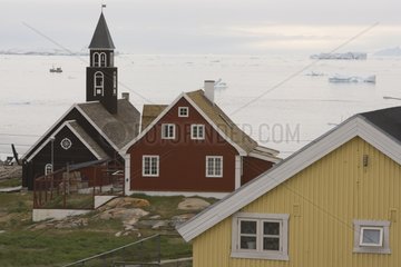 Bunte Häuser von Illulissat und Eisbergs Grönland