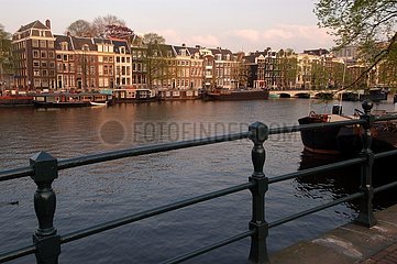 Canal et bâteaux Amsterdam Pays-Bas