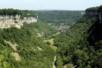 Steephead valley of Baume-les-Messieurs  Jura  France