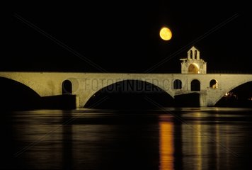 Pont d'Avignon au clair de lune Provence