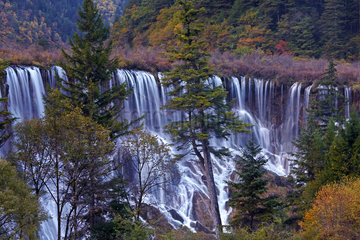 Waterfall Shuzheng Falls  Jiuzhaigou valley  Sichuan  China