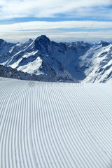 Ski trail after crossing the groomer  Les Deux Alpes Ski Ressort  France