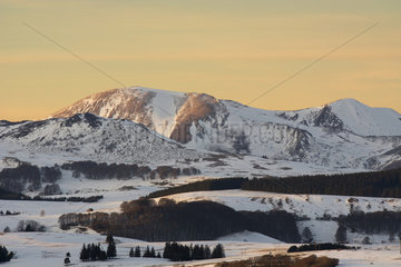 Puys under snow  Massif du Sancy  PNR Volcans d'Auvergne  Auvergne  France