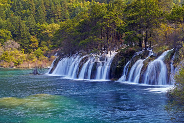 Waterfall Shuzheng Falls  Jiuzhaigou valley  Sichuan  China