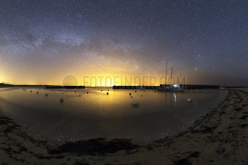 Milky Way and phosphorescent plankton - H?dic France