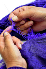 Weaving wool Yack - Tibet China