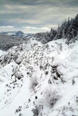 Berg von Ardèche unter dem Schnee im Winter