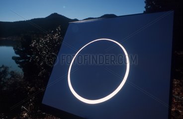 Eclipse annulaire de Soleil observée par projection Espagne