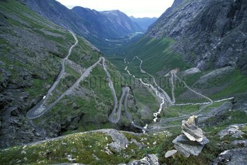 Route de montagne en lacets Trollstigveinen Norvège