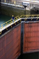 Gatun sperrt den Panamakanal