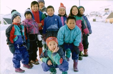 Gruppe von Inuit Childrens ITTOQQOTTOORMIIT DORAF GREENLAND