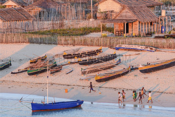 Vezo fischermen  Andavadoaka village  Ifaty Bay  Ranobe lagoon  North of Toliara  Southwestern Madagascar