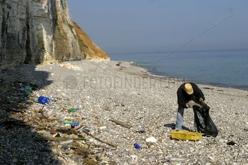 Nettoyage de la plage de Veulettes sur Mer