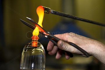 Manufacture of a stemmed glass - France