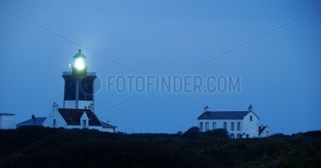 Leuchtturm um Stiftmänner auf der Insel Groix Morbihan