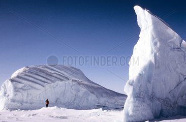 Iceberg en cuvette Alexandra fjord Ellesmere Canada