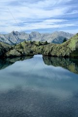 Reflexionen in den Vens Lakes PN von Mercantour Frankreich