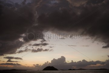 Insel Rinca in Sunset Indonesien