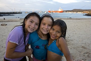 Porträt von drei Mädchen aus San Cristobal Island