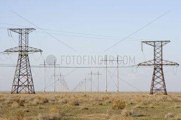 Elektrische Linien in westlicher Kasachstan -Steppe