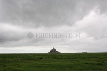 Mont-Saint-Michel unter einem stÃ¼rmischen Himmel Frankreich