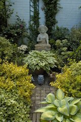 Sculpture de Bodisatva au Jardin Mandalay en Belgique