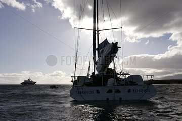 Rennboot in Kerguelen Islands Taaf beschädigt
